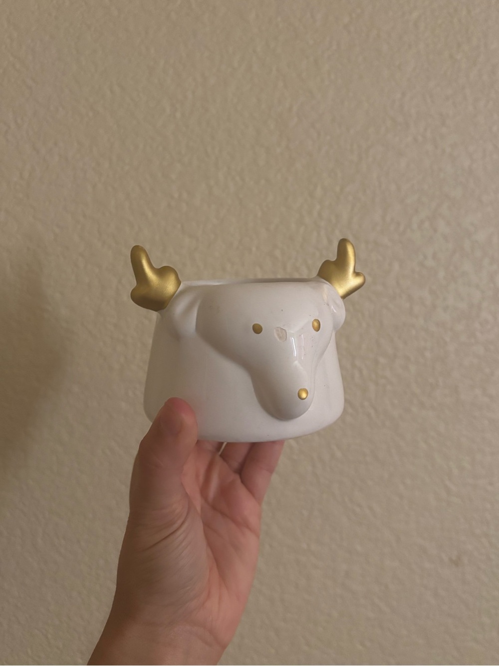 White and gold deer planter
